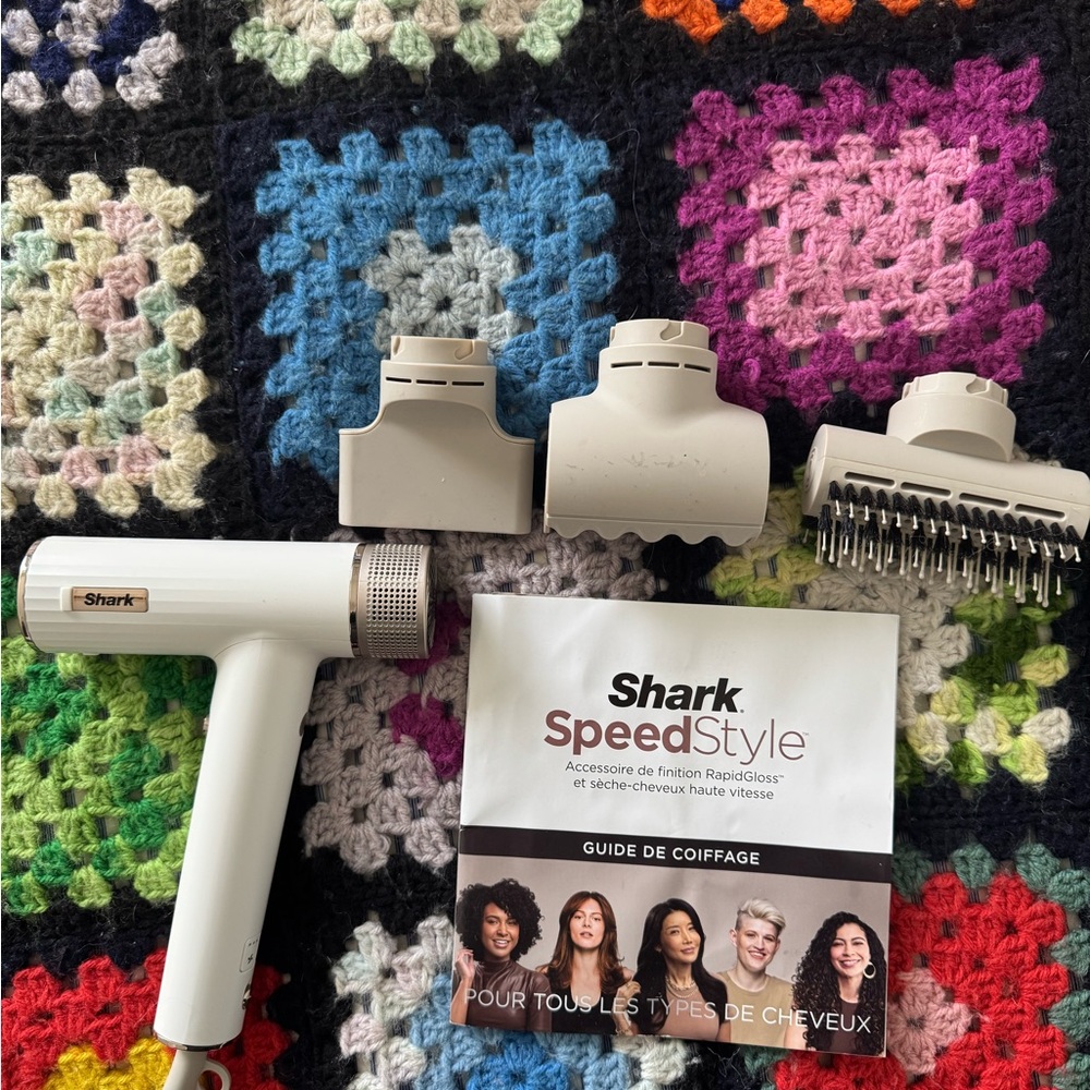 Shark White Hair Dryer with Attachments